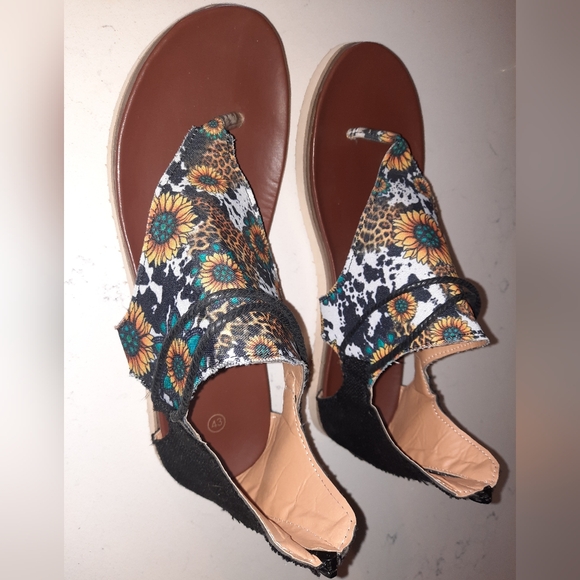 SUNFLOWER canvas backed Thong Sandals Size 10.5 excellent used condition - Picture 3 of 9
